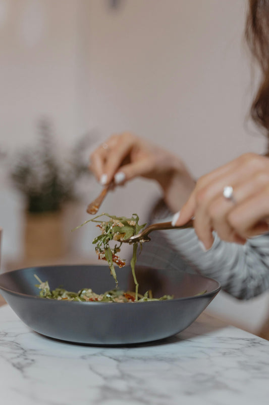 Organic Convenience Foods: Healthy Eating for Busy Digital Lifestyles
